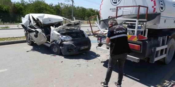 Malatya’da Su Tankeriyle Çarpışan Araçta Şok Kaza: Sürücü Ağır Yaralı