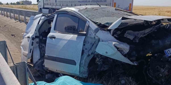 Mardin’de Otomobil Refüje Çarptı: 1 Kişi Hayatını Kaybetti, 2 Yaralı