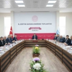 CHP, Özel Harekat Başkanı'nın Bahçeli'nin elini öpmesine tepki gösterdi thumbnail