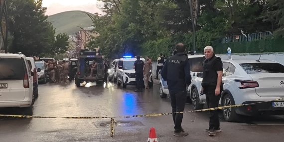 Muş’ta Kardeşini ve Polisi Yaralayan Şüpheli Yakalandı