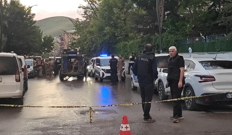 musta-kardesini-ve-polisi-yaralayan-supheli-yakalandi-NvyjLIZ7.jpg