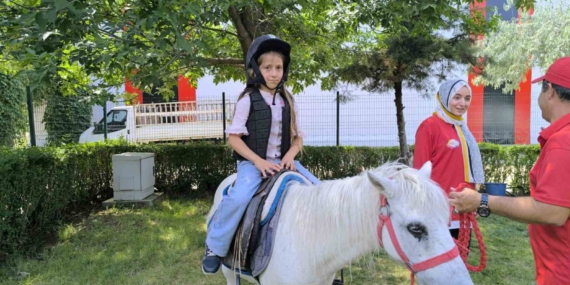 Öğrencilerin Aileleriyle Keyifli Piknik Etkinliği