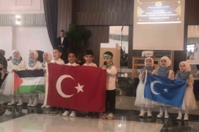 paluda-kuran-kursu-mezunlarinin-coskulu-kutlamasi-PnKEMrag.jpg