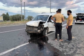 patlayan-lastik-sonucu-diregi-deviren-aracta-1-kisi-yaralandi-bps9juZD.jpg