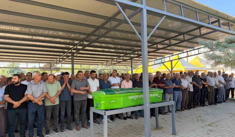 sinav-yolunda-hayatini-kaybeden-genc-icin-son-veda-87J4cAsV.jpg