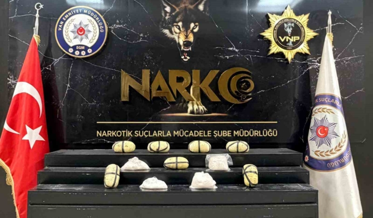 vanda-10-kilogram-260-gram-metamfetamin-yakalandi-3D5R9S4e.jpg