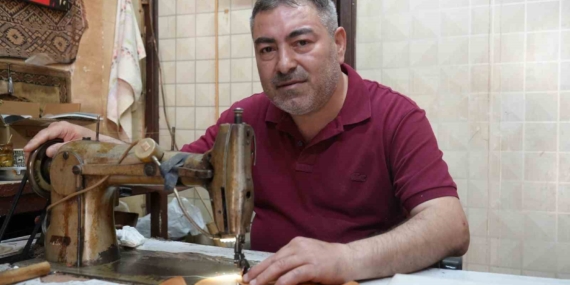 Yalnızca Kendi Başına Üretiyor, Dünyaya İhraç Ediyor