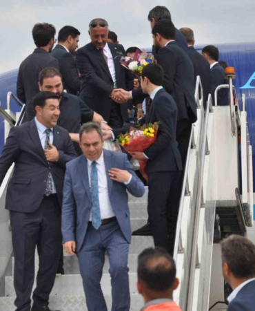 baku-kars-arasi-direkt-ucuslar-artik-basladi-FsiQmmj9.jpg