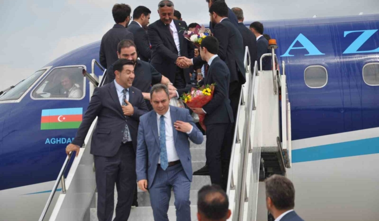 baku-kars-arasi-direkt-ucuslar-artik-basladi-FsiQmmj9.jpg