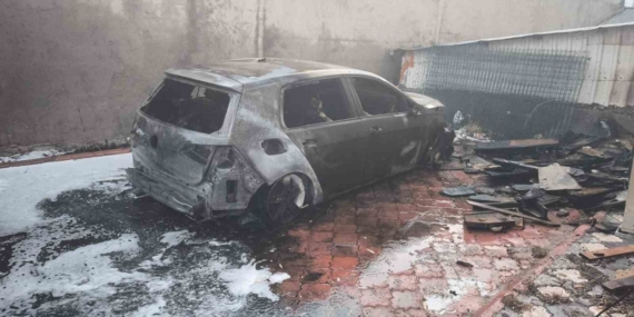 Batman’da Park Halindeki 3 Araç Alev Alev Yandı