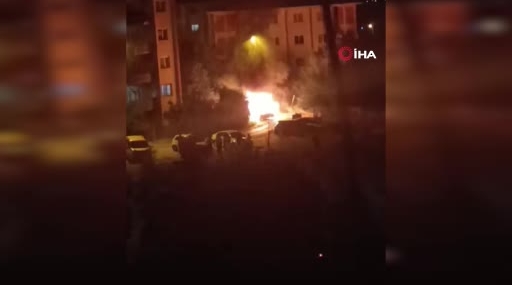 Batman’da Park Halindeki Araç Alev Alev Yandı