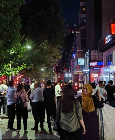 batmanda-plaza-yangini-korku-dolu-anlar-Darqssit.jpg