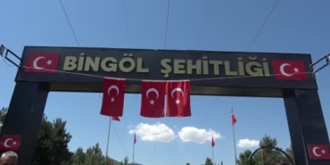 bingolde-15-temmuz-sehitleri-icin-anma-toreni-duzenlendi-VxyguWqd.jpg
