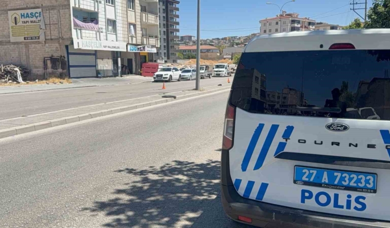 bosanma-surecinde-esinin-silahli-saldirisina-ugrayan-kadin-agir-yaralandi-siAz3FGO.jpg