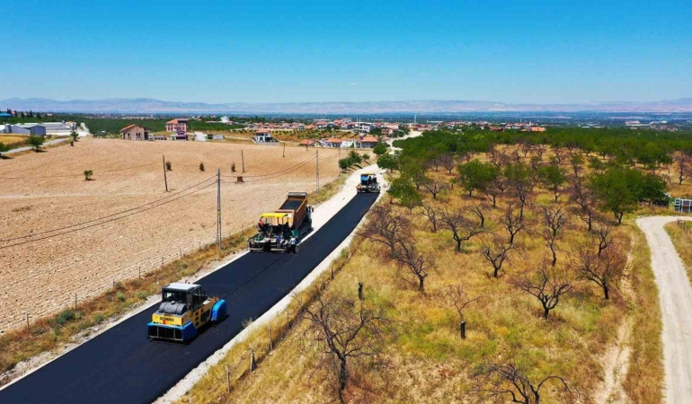 buyuksehirde-yol-calismalari-kesintisiz-devam-ediyor-LxaRUKYR.jpg
