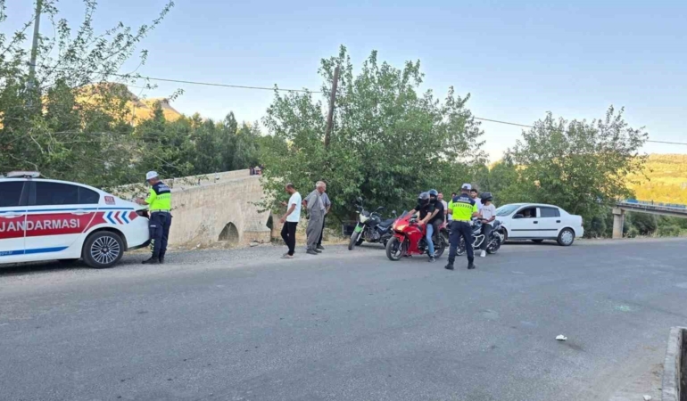 cermikte-yogun-trafik-denetimi-uygulamalari-nVUErWgX.jpg