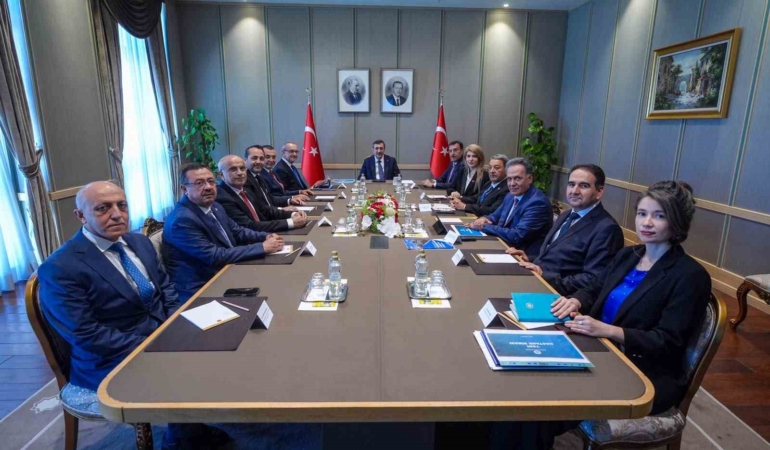 cumhurbaskani-yardimcisi-cevdet-yilmaza-turgut-ozal-tip-merkezi-ihtiyaclari-sunuldu-pjjSsUHW.jpg
