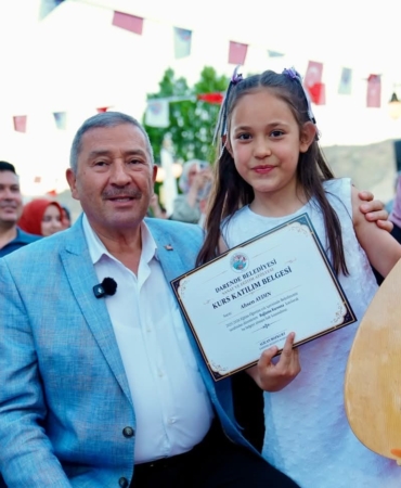darende-belediyesi-sanat-ve-egitim-atolyesinde-donem-sonu-coskusu-UgFKPA65.jpg