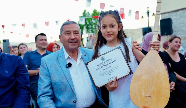 darende-belediyesi-sanat-ve-egitim-atolyesinde-donem-sonu-coskusu-UgFKPA65.jpg