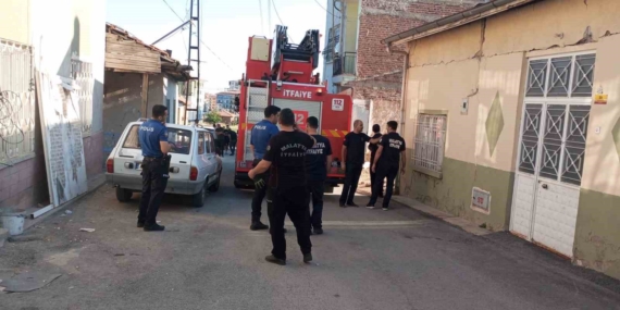 Depremde İki Katlı Müstakil Evde Meydana Gelen Kısmi Göçük