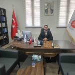 Diyarbakır Sağlık Müdürü Emre Asiltürk'ten Dicle İlçe Sağlık Müdürü Uzm. Dr. Fırat Köse'ye Ödül Töreni thumbnail