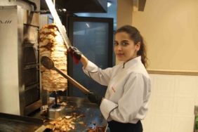 dis-ticaret-mezunu-doner-ustaligiyla-goz-dolduruyor-I2zAZKx7.jpg