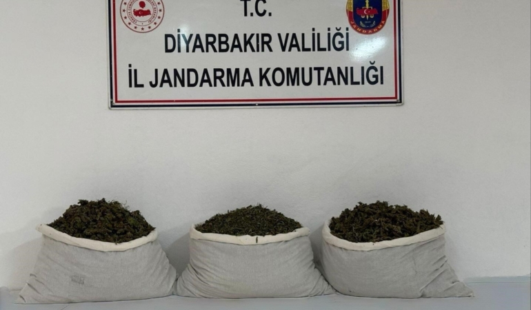diyarbakirda-107-kilo-esrar-maddesi-ele-gecirildi-uyusturucu-operasyonu-7GhbgIY9.jpg