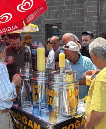 diyarbakirda-yuzyillardir-surdurulen-cuma-gelenegi-QMLCrqJC.jpg