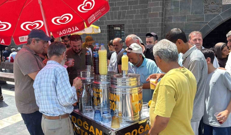 diyarbakirda-yuzyillardir-surdurulen-cuma-gelenegi-QMLCrqJC.jpg