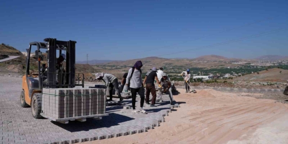 Elazığ Asri Mezarlıkta Altyapı ve Çevre Düzenlemeleri Devam Ediyor