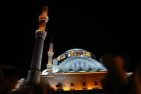 elazigda-15-temmuzun-10-yili-icin-camilerde-sela-okundu-Gg9gpSEt.jpg