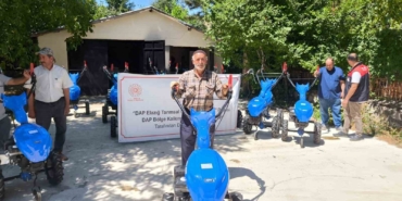 elazigda-ciftcilere-dagitilan-yeni-capa-makineleri-WzxSNsC9.jpg