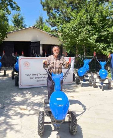 elazigda-ciftcilere-dagitilan-yeni-capa-makineleri-WzxSNsC9.jpg
