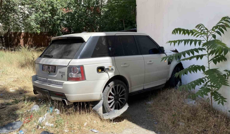 elazigda-cipe-carpan-17-yasindaki-genc-hayatini-kaybetti-PvffONXD.jpg