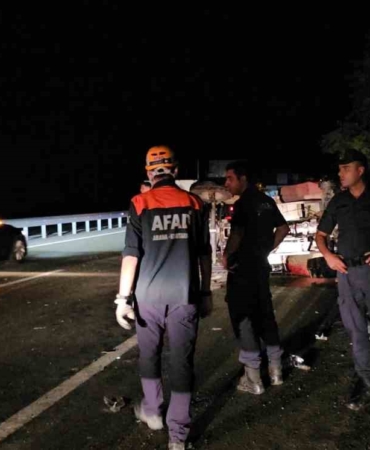 elazigda-minibus-ve-traktor-carpismasi-1-kisi-yaralandi-U4EaiAyT.jpg