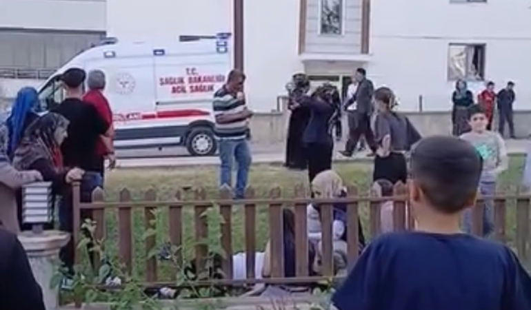 elazigda-motosiklet-direge-carpti-tek-yarali-KQxMhp8n.jpg