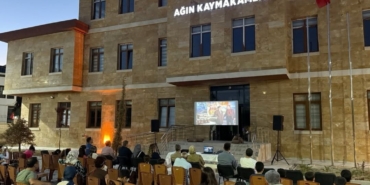 elazigda-nefes-kesen-acik-hava-sinemasi-etkinligi-MVmF3WWA.jpg