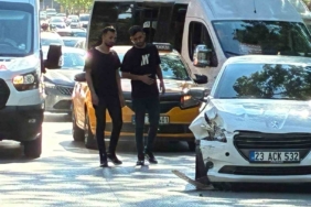 elazigda-trafik-kazasi-iki-arac-carpisti-iki-yarali-fUCgQV9P.jpg