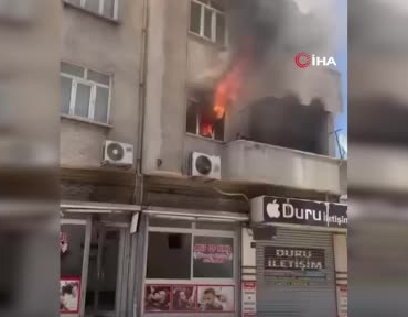 elazigda-yangin-buhari-evi-kul-olmaktan-kurtardilar-grLg5wMK.jpg