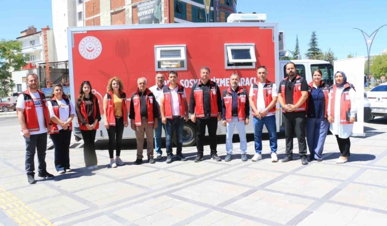 elazigda-yenilikci-mobil-sosyal-hizmet-araci-vatandaslarla-bulustu-OTQzNDgV.jpg