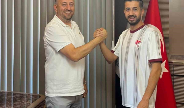 elazigspor-onur-eris-ile-yeni-bir-donem-baslatiyor-AU3nb3jE.jpg