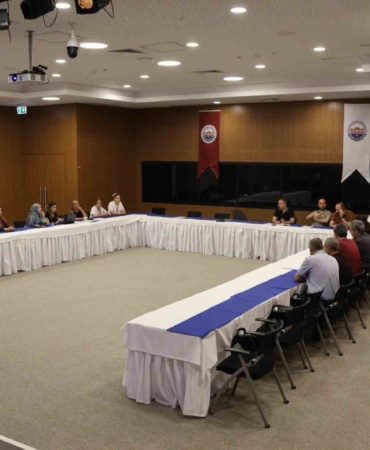 fethi-sekin-sehir-hastanesinde-calisan-memnuniyeti-uzerine-derinlemesine-inceleme-k6Z2rqDq.jpg