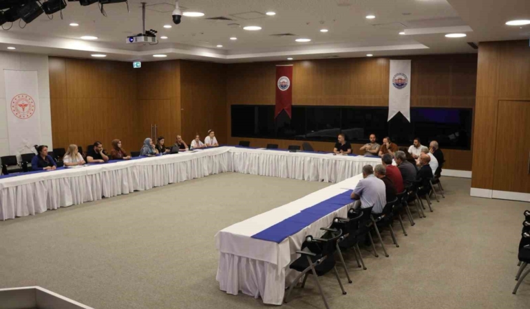 fethi-sekin-sehir-hastanesinde-calisan-memnuniyeti-uzerine-derinlemesine-inceleme-k6Z2rqDq.jpg