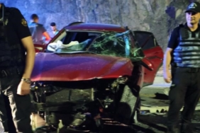 hakkaride-trafik-kazasi-iki-otomobil-carpisti-7-yarali-4rTVZv9P.jpg