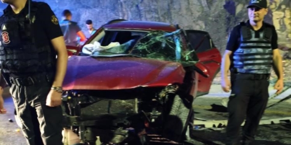 Hakkari’de Trafik Kazası: İki Otomobil Çarpıştı, 7 Yaralı