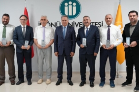 inonu-universitesinde-basarili-akademisyenlere-odul-ve-plaketi-toreni-XSXSH9Ag.jpg