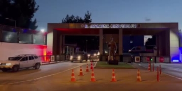 kacan-surucu-aracini-saklayarak-yurt-disina-cikmaya-calisirken-yakalandi-sLMnIy3u.jpg