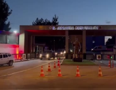 kacan-surucu-aracini-saklayarak-yurt-disina-cikmaya-calisirken-yakalandi-sLMnIy3u.jpg
