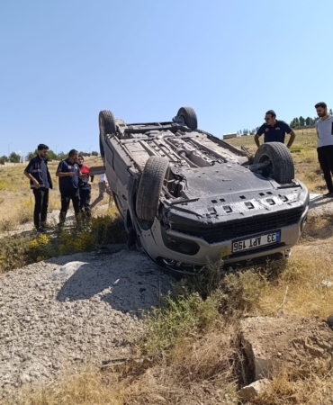 kamyonet-devrildi-4-kisi-yaralandi-4unjgNvI.jpg