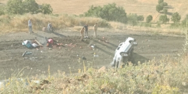 kamyonet-sarampole-yuvarlandi-4-kisi-yaralandi-1XR4UY3n.jpg